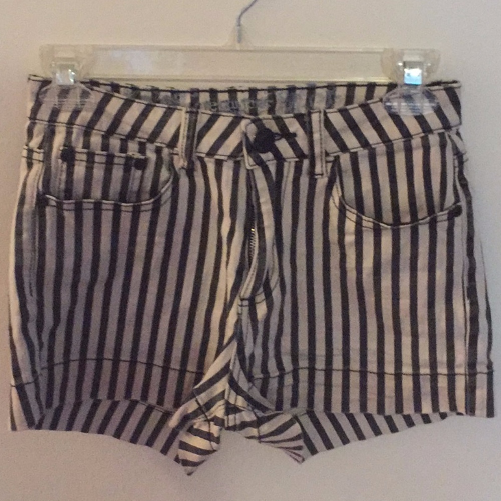 Love Culture high waisted shorts